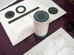 Hogyan készítsünk egy CCTV kamera a papírt a kezét otthon