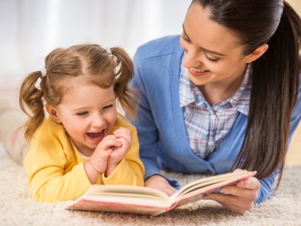 Ahogy a formájában a játék tanítani a gyermeket, hogy olvassa, női szakértő