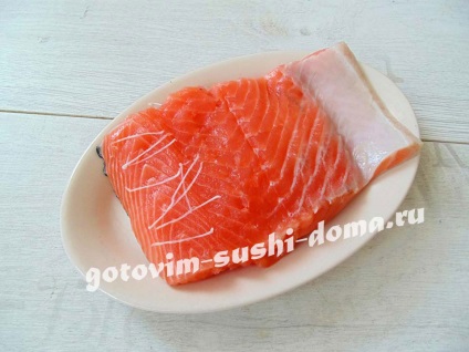 Hogyan savanyú piros hal otthon sushi előkészítés (sushi) Hogyan savanyú piros hal, sushi előkészítés otthon