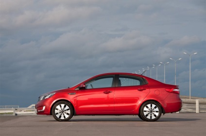 Kia Rio 2013-ban (videó, funkciók, a költségek és az integráció, teszt), az értékelés autótulajdonosok (eladás) Kia Rio 2013-ban (videó, funkciók, a költségek és az integráció, teszt), az értékelés autótulajdonosok