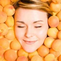 Kozmetikai alkalmazása sárgabarackmag olaj haj és az arc (haj) Kozmetikai alkalmazása sárgabarackmag olaj haj és az arc