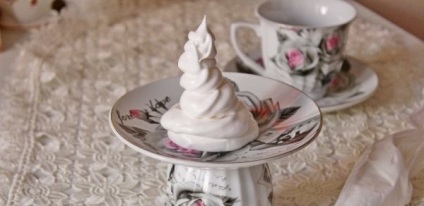 Cream „nedves habcsók” recept képpel, az ötlet díszítő sütemények