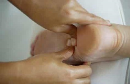 Kezelése Spurs a nyomában az orvosi és népszerű (sarkú) A kezelés sarkantyú sarkára, és a nemzeti kábítószer-