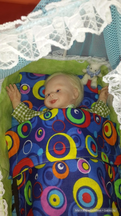 A bölcső a baba saját kezével vagy alvó hely Deniska (baba ooak) kis mikron))