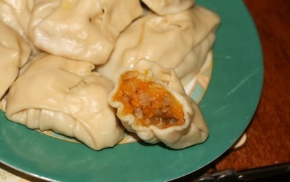 Manti tök és a burgonya (gombóc) Manti sütőtök burgonyával