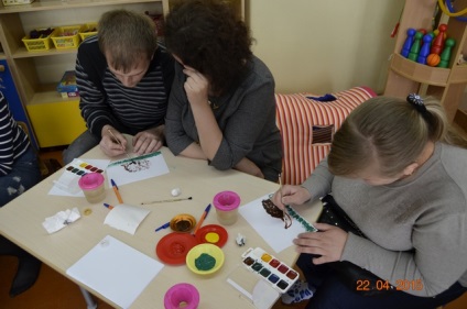 Mester osztályban a szülők a „nem hagyományos festészeti technikák” - óvoda № 92 „lenyelni”