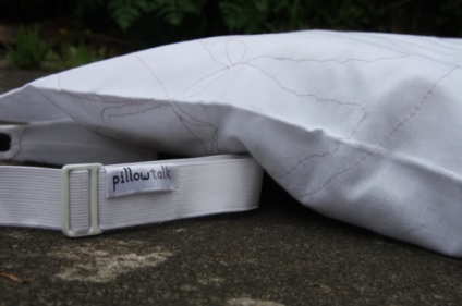 Szokatlan Gadgets párnák Pillow Talk lehetővé teszi a szerelem körül lesz még egy álomban (vita) Szokatlan Gadgets párnák Pillow Talk lehetővé teszi a szerelem körül lesz még egy álomban