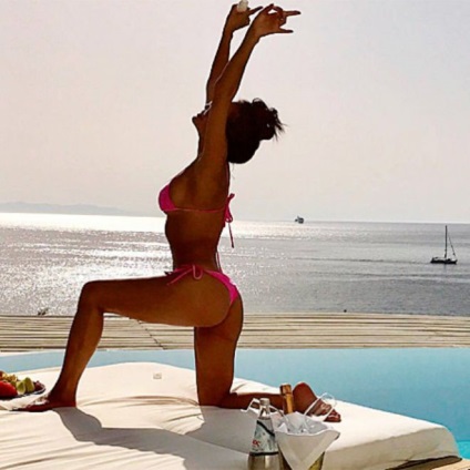 Nicole Scherzinger bebizonyította a karcsú alak, míg a nyaralás Mykonos