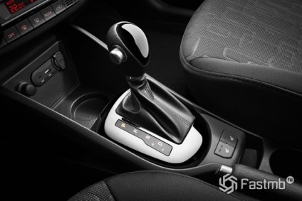Felülvizsgálata 2015 Kia Rio (Rio) Áttekintés kia rio 2015