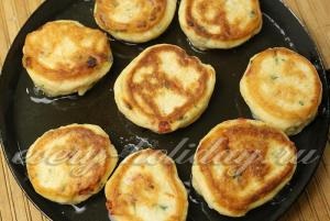 Palacsinta paradicsom és a sajt recept (fánk) Fánk paradicsommal és sajttal recept