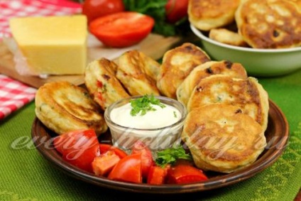 Palacsinta sajttal és paradicsom, a recept (alacsony zsírtartalmú joghurt) Fánk paradicsommal és sajttal recept