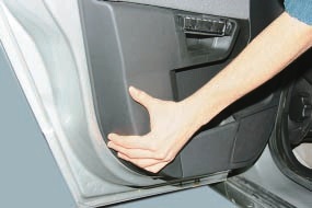 Opel Astra H eltávolítását és beszerelését egy kárpit egy hátsó ajtó Opel Astra n használati eltávolító berendezésben (ASTRA) Opel Astra H eltávolítását és beszerelését egy kárpit egy hátsó ajtó Opel Astra n utasítást eltávolítása növény