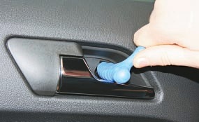 Opel Astra H eltávolítását és beszerelését egy kárpit egy hátsó ajtó Opel Astra n használati eltávolító berendezésben (Opel) Opel Astra H eltávolítását és beszerelését egy kárpit egy hátsó ajtó Opel Astra n utasítást eltávolítása növény
