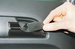 Opel Astra H eltávolítását és beszerelését egy kárpit egy hátsó ajtó Opel Astra n használati eltávolító berendezésben (ASTRA) Opel Astra H eltávolítását és beszerelését egy kárpit egy hátsó ajtó Opel Astra n utasítást eltávolítása növény