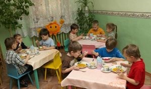 Étkezés az óvodában 2017-ben használta a szabályok és módok lenyelés (élelmiszer-szabványok az óvodában) Étkezés az óvodában 2017-ben használta a szabályok és módok lenyelés