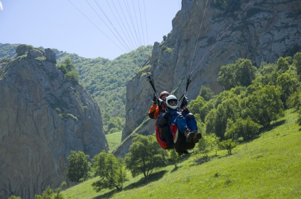 Siklóernyőzés, sárkányrepülés ( „Bylym” Turn balra) Siklóernyőzés, sárkányrepülés