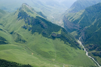 Siklóernyőzés, sárkányrepülés ( „Bylym” Turn balra) Siklóernyőzés, sárkányrepülés