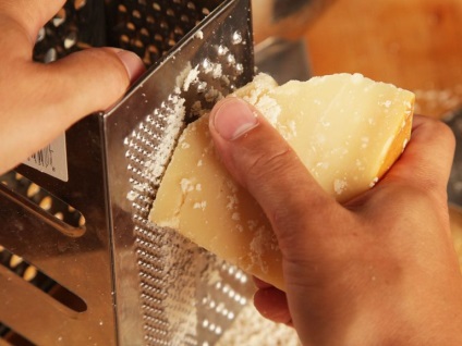 Parmigiano Reggiano ellen Grana Padano, mint a különbség a két legismertebb olasz sajt DOP - (különösen) Parmigiano Reggiano ellen Grana Padano, mint a különbség a két legismertebb olasz sajt operatőr -