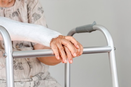 csonttörések idős gondozást és a rehabilitációt