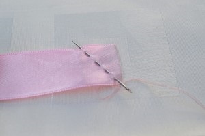A kötést a kezét a koszorúslány (a menyasszony) Bandage kéznél koszorúslányok