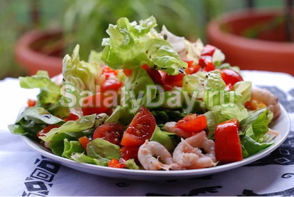 Egy egyszerű saláta garnélarák - olcsó élvezet recept fotókkal és videó
