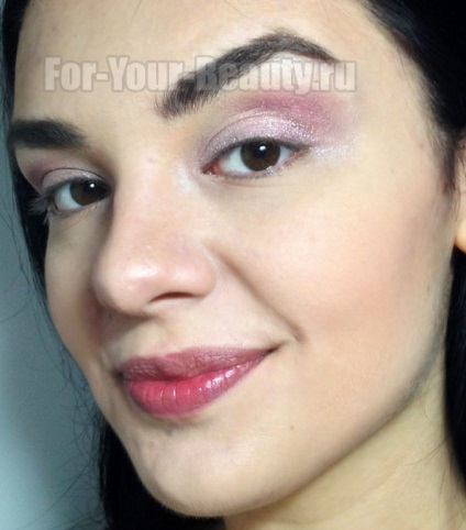 Egyszerű keleti make-up lépésről lépésre képek (külső oldalán század) Egyszerű keleti make-up lépésről lépésre fotó