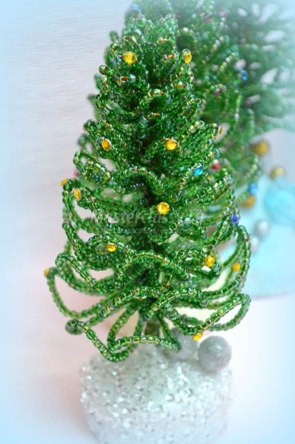 Bolyhos karácsonyfa üveggyöngyből (New Year) Bolyhos karácsonyfák üveggyöngyből
