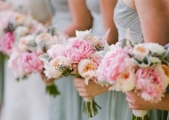 Romantikus és gyengéd szürke-rózsaszín esküvői - menyasszony klub