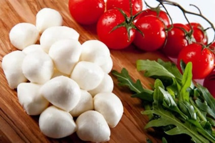 Mozzarella - tápértéke és a termék összetételét, a sérülés és a használata mozzarella sajt, ajánlások