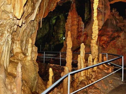 Skelskaya cseppkőbarlang (Krym)
