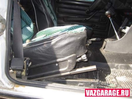 Eltávolítása első ülés Lada Kalina (nagyon) Eltávolítása első ülés Lada Kalina