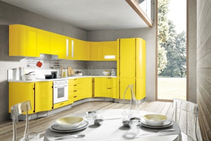 A színek kombinációja a belső a konyha, vannak kombinálva, amit a zöld, sárga, szürke, barna, narancs