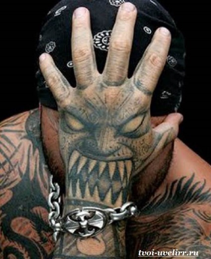 Tetoválás a kefe (ecset vázlatok tetoválás) Tattoo csuklóján