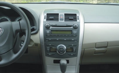 Mércét multimédia rendszer Toyota Corolla - Autokadabra (poddevat jobb párna) Mércét multimédia rendszer Toyota Corolla - Autokadabra