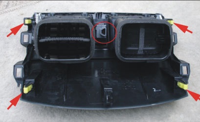 Mércét multimédia rendszer Toyota Corolla - Autokadabra (poddevat jobb párna) Mércét multimédia rendszer Toyota Corolla - Autokadabra