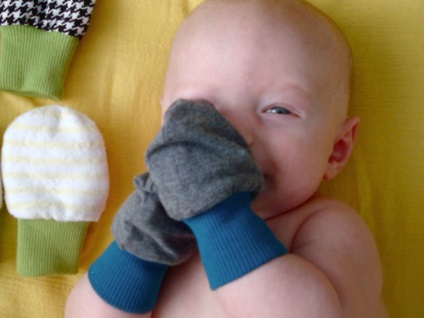 Mitten-Scratchy három (antitsarapki) Ujjatlan, karcos, legfeljebb három