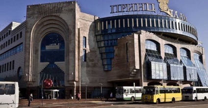 Szellőztetett homlokzatok gránit