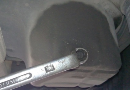 Cseréje és olajfogyasztása a motor Mitsubishi Lancer 9. és 10. tippeket és utasításokat (csere) Cseréje és olajfogyasztás a motor Mitsubishi Lancer 9. és 10. tippeket és utasításokat