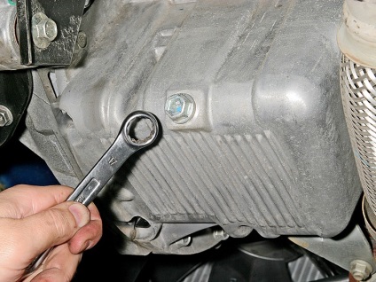 A motorolaj cserélési Chevrolet Lacetti (motor) A motorolaj cserélési chevrolet Lacetti