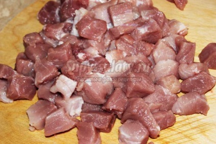 Sült hús és gombák (sült) Grillezett hús gombával