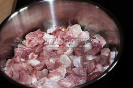 Sült hús és gombák (grillezett hús és gomba) Grillezett hús gombával