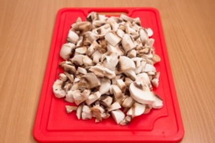 Grillezett húsok gombával egy serpenyőben fényképet, és recepteket, mint a sült hús gombával