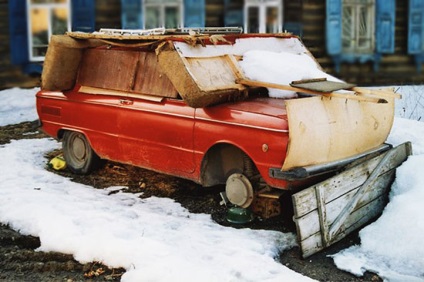 Téli tárolás az autó az utcán, különösen a fő hátránya vázák javítás