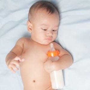 12 értelmes javaslatokat, hogyan kell tanítani a gyermeket, hogy a mellkas és a hát szoptatás