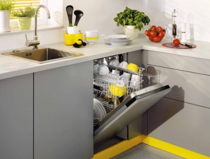 Mi a különbség a mosogatógép beépített, szabványos és polnovstraivaemye