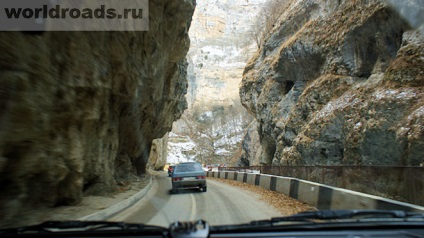 Út a Chegem vízesések Kabardino-Balkaria, a világ útjain