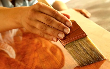Hogyan átfestés laminált bútorok a kezüket