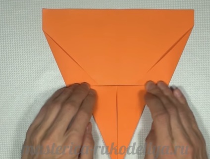Hogyan készítsünk egy papír repülőgép repül ki a 100 méteres útmutató