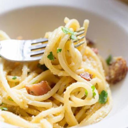 Carbonara szalonnát és tejszín recept (recept) Carbonara Szalonnás, tejszínes recept