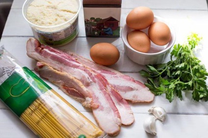 Carbonara szalonnát és tejszín recept (Carbonara) Carbonara Szalonnás, tejszínes recept